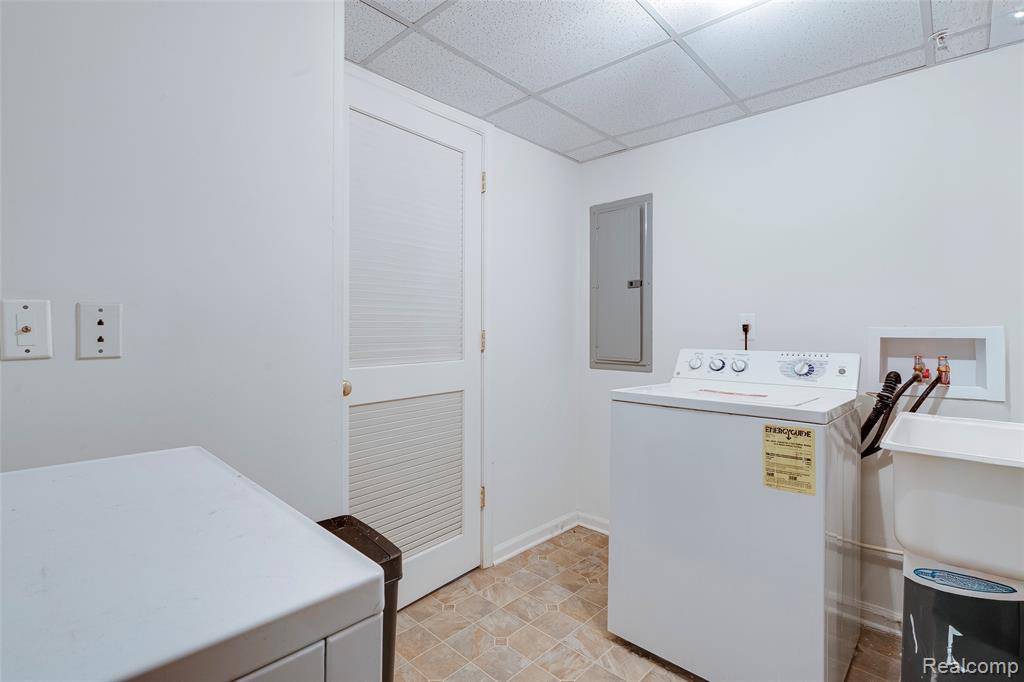 609 Cherry Orchard Road, Canton, MI 48188 — Photo 34
