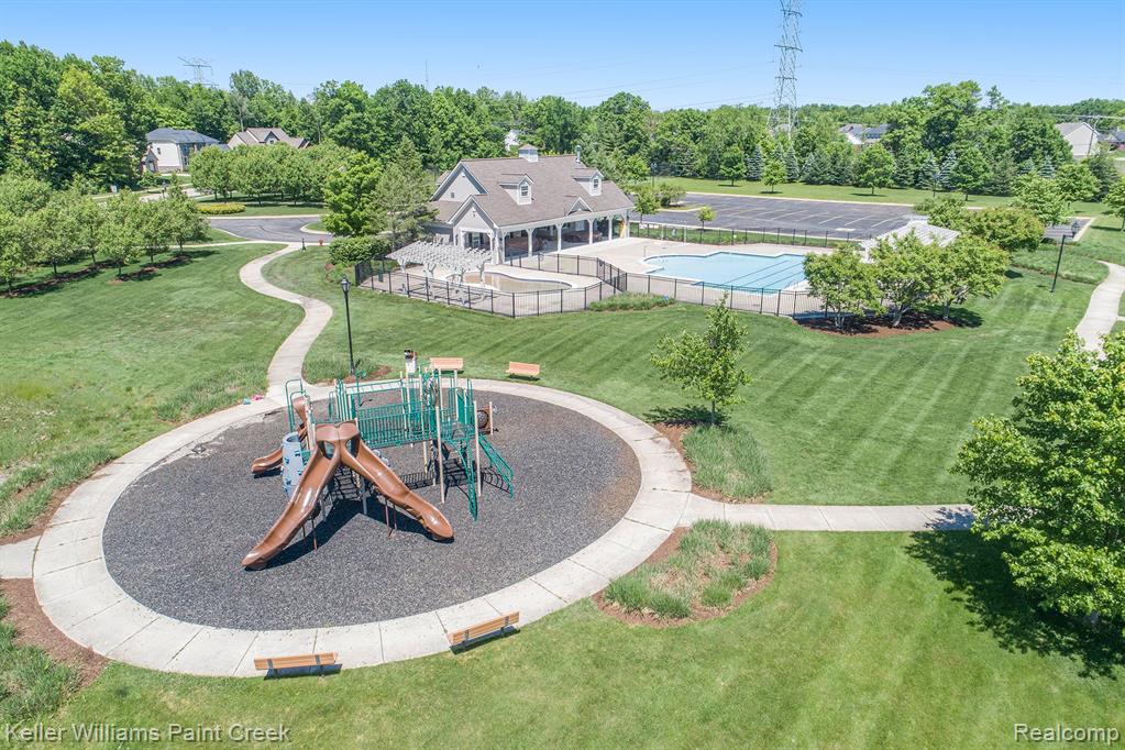 894 Wynstone Circle N, Oakland, MI — Photo 55