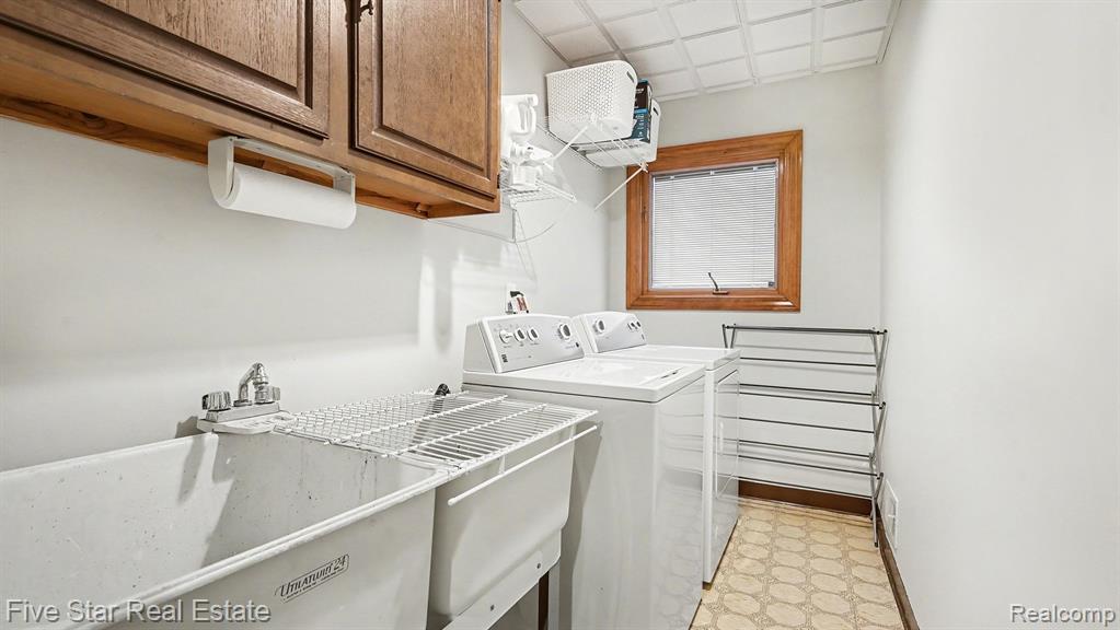 44089 Candlewood Drive, Canton, MI 48187 — Photo 16