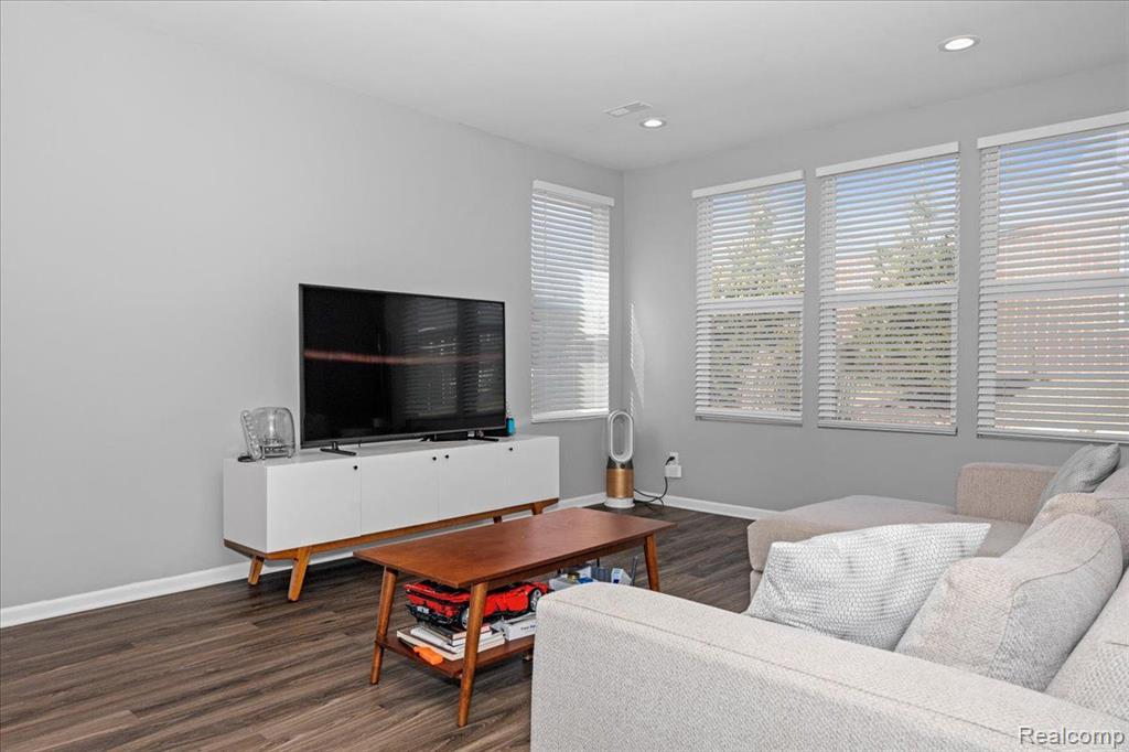 43646 CHANCELLOR Lane, Novi, MI — Photo 4