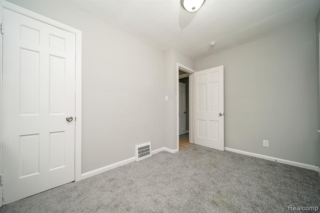 4643 S Hubbard Street, Wayne, MI 48184 — Photo 31