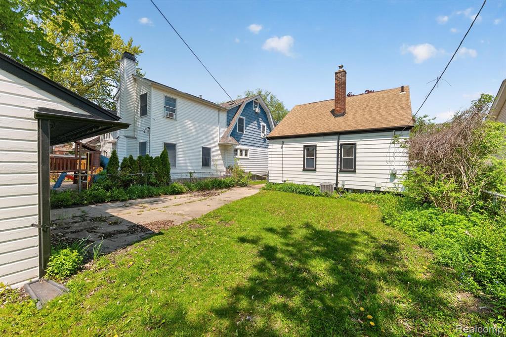 1781 Brys Drive, Grosse Pointe Woods, MI 48236 — Photo 32