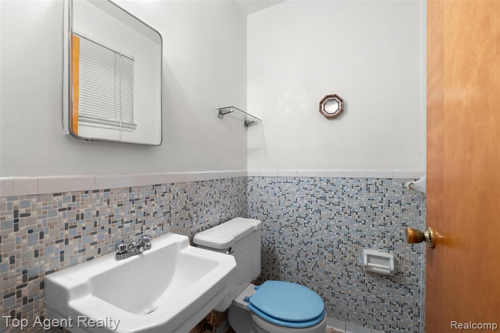 11495 Applewood Drive, Warren, MI 48093 — Photo 17