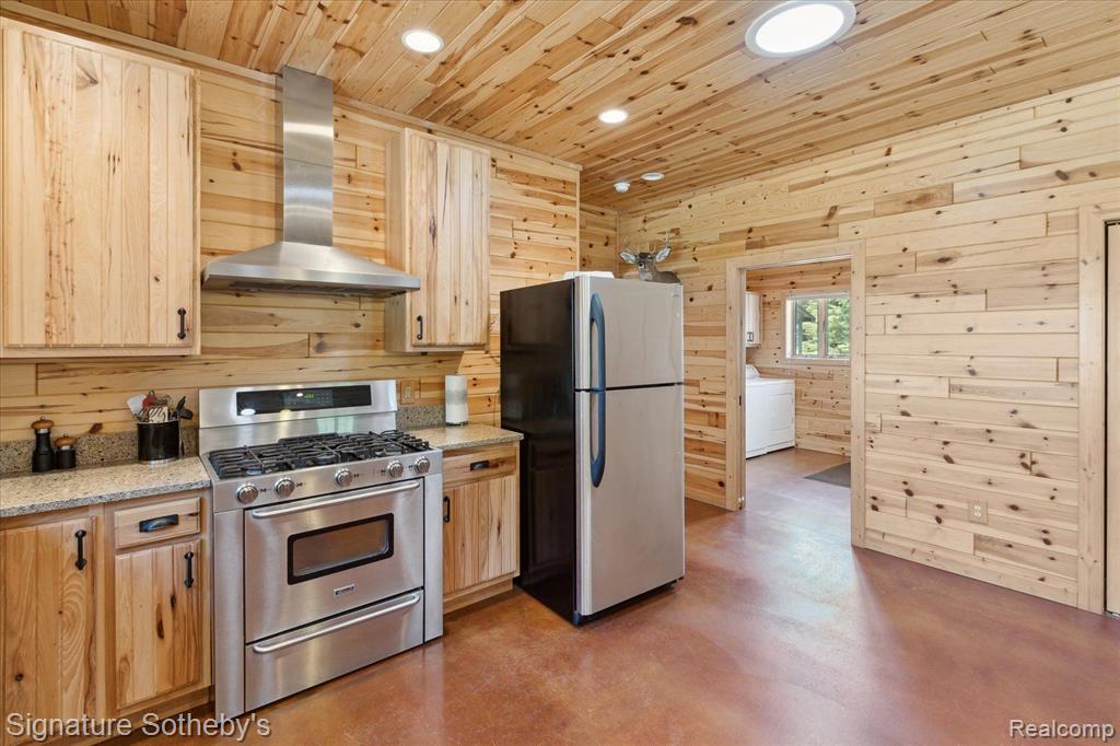 9842 Misery Bay, Alpena, MI 49707 — Photo 20