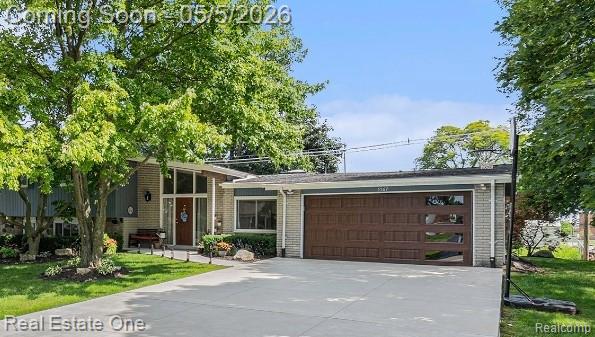 5567 Edinborough, West Bloomfield, MI — front exterior