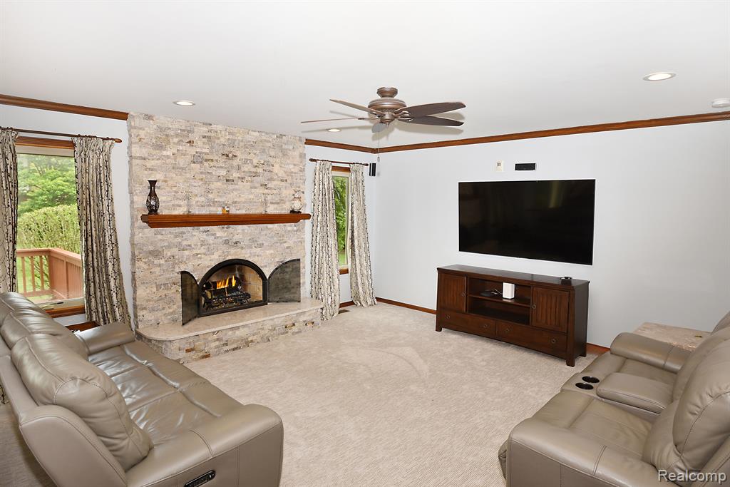 6186 Smithfield Drive, Troy, MI 48085 — Photo 14