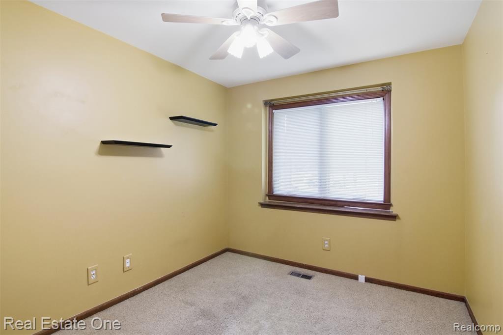 4425 Gardner Street, Sterling Heights, MI 48310 — Photo 19