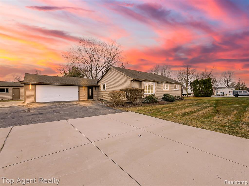 20580 21 Mile Road, Macomb, MI 48044 — front exterior