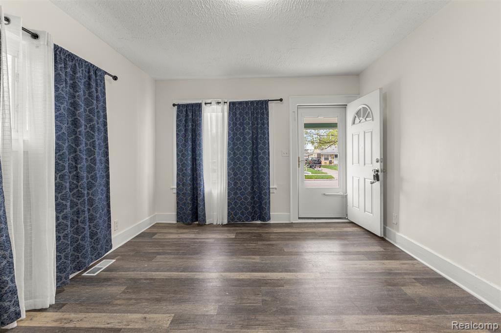 5629 Katherine Street, Dearborn Heights, MI 48125 — Photo 5