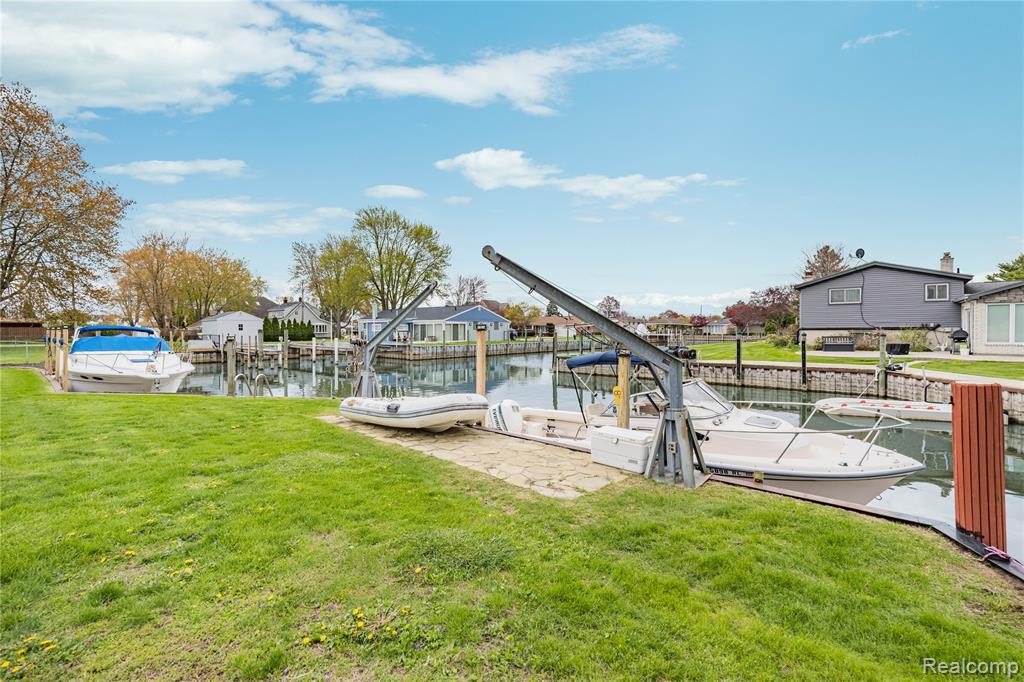 38027 Mallast Street, Harrison Township, MI — Photo 40