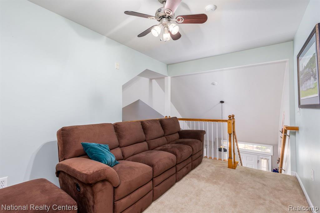 4024 RAVENSFIELD Drive, Canton, MI 48188 — Photo 12
