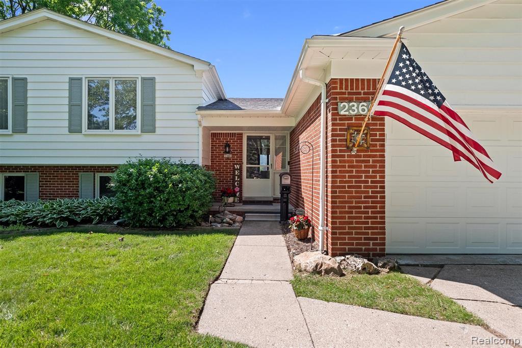 2366 Cumberland Drive, Troy, MI 48085 — Photo 3
