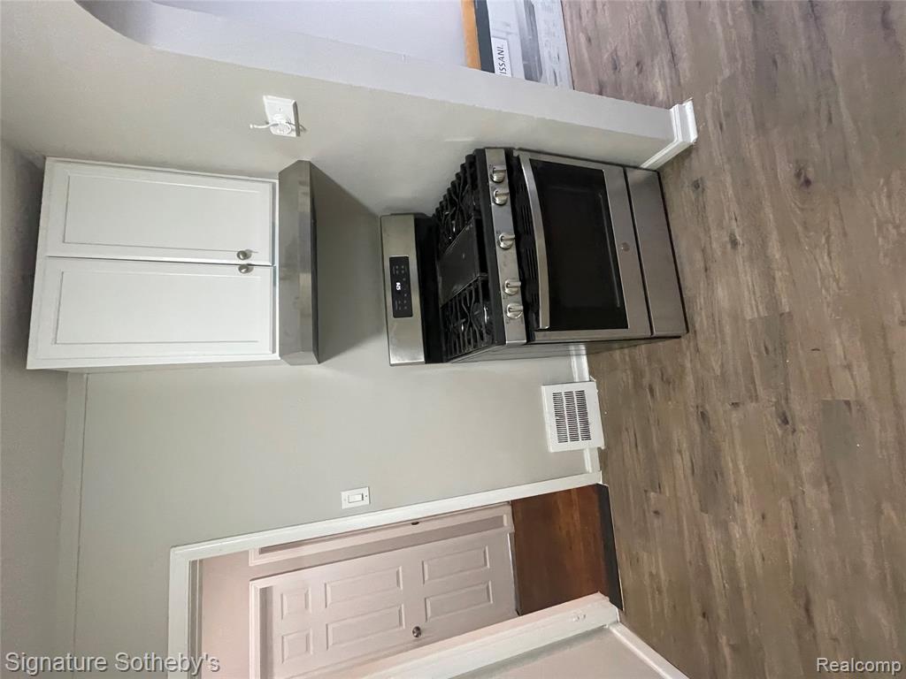 12519 Riad Street, Detroit, MI 48224 — Photo 8