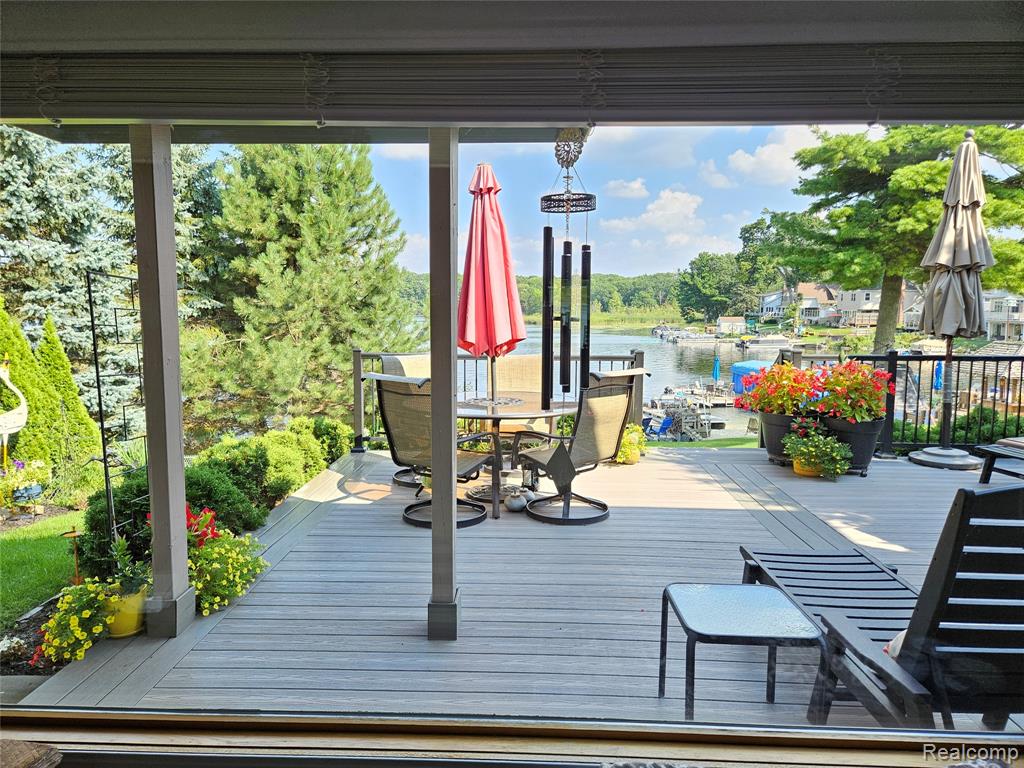 1325 Beach Drive, Orion, MI — Photo 22