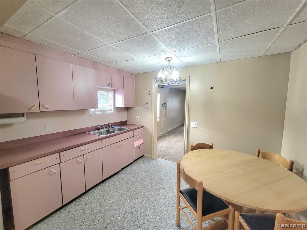 8238 Chalmers Avenue, Warren, MI 48089 — Photo 11