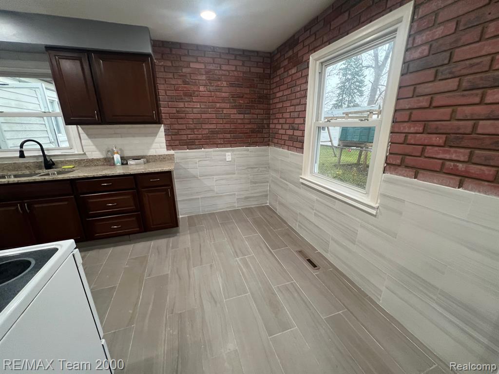 6365 HELEN Street, Garden City, MI — Photo 10