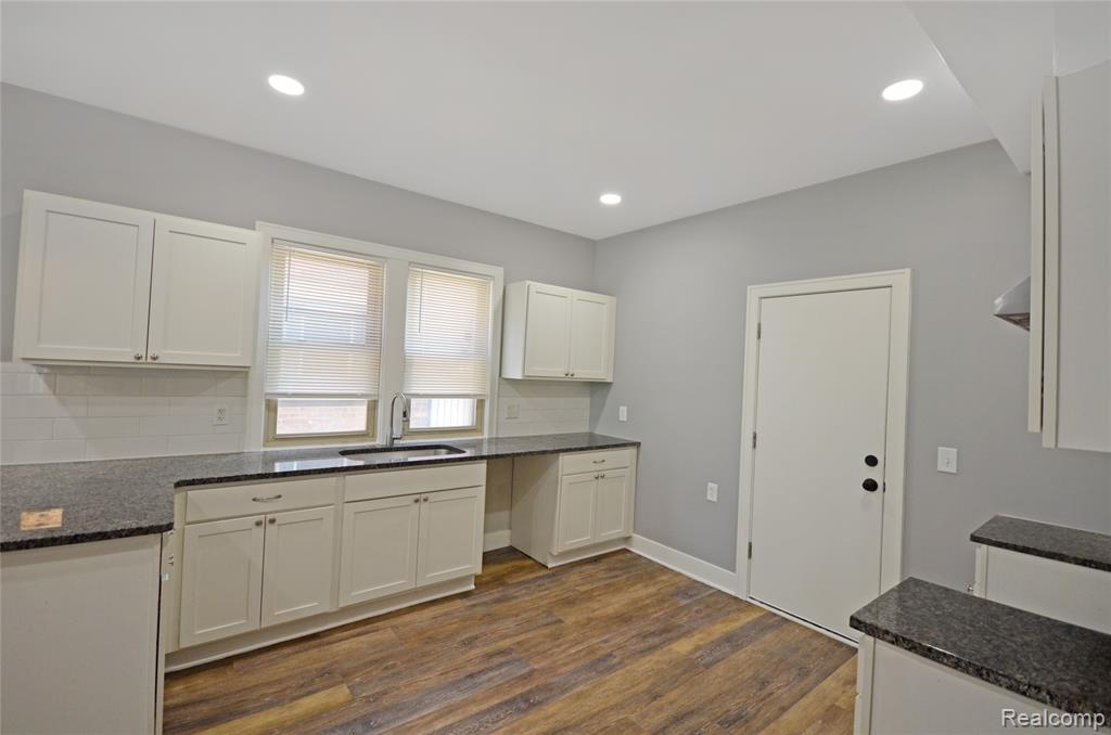 2253 Gladstone Street, Detroit, MI 48206 — Photo 9