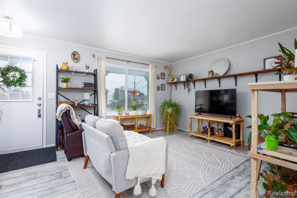 5171 DURNHAM Drive, Waterford, MI 48327 — Photo 9