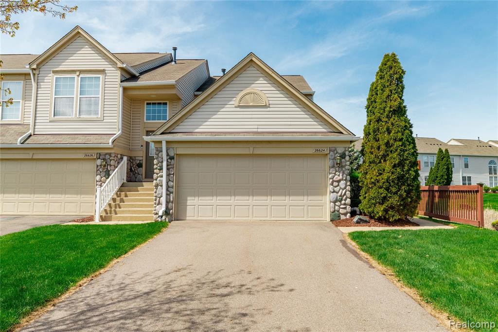 26624 Kirkway Circle, Woodhaven, MI 48183 — Photo 2