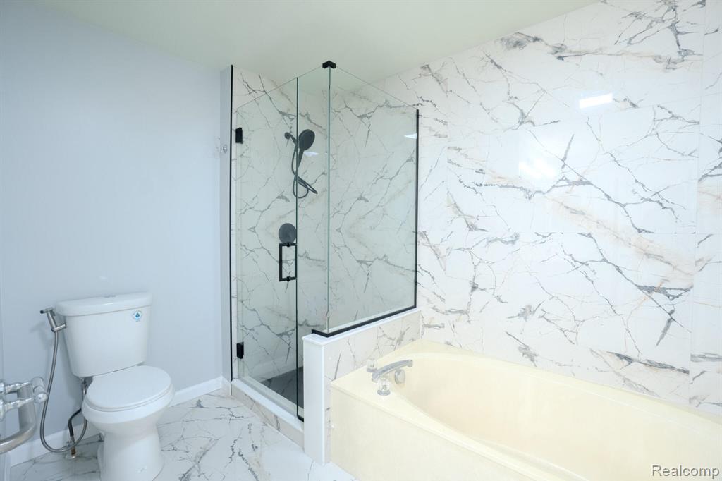 5235 Royal Vale Lane, 70, Dearborn, MI 48126 — Photo 20