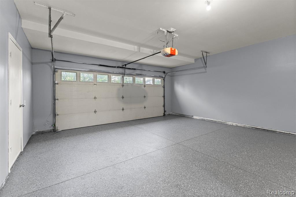 10913 Edlie Circle, Dearborn Heights, MI 48214 — Photo 18