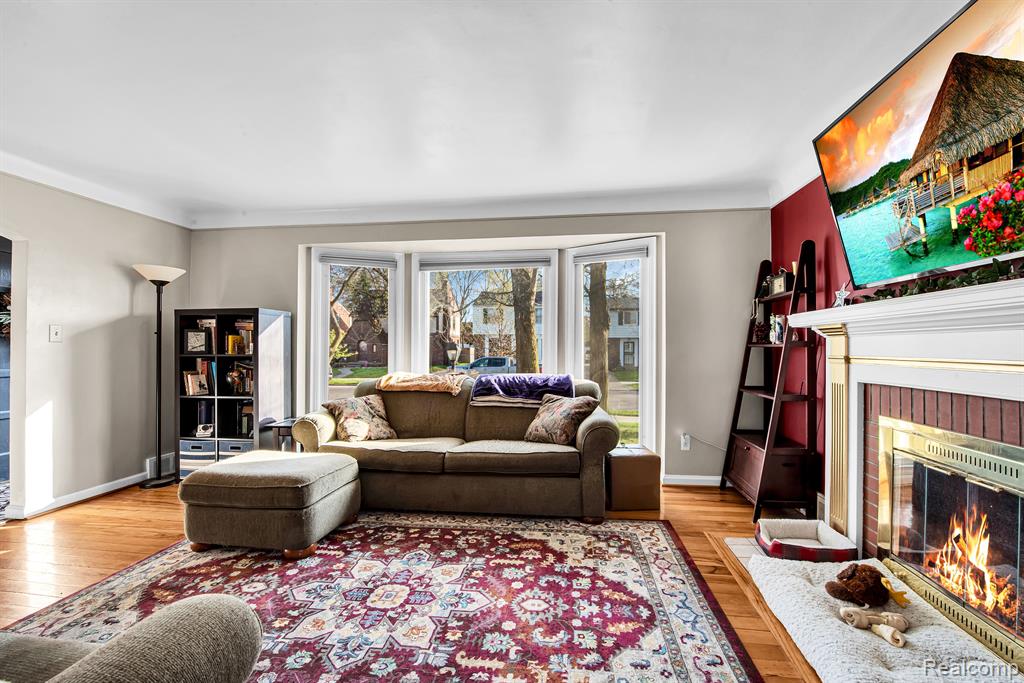 4994 HILLCREST Street, Grosse Pointe, MI 48236 — Photo 3