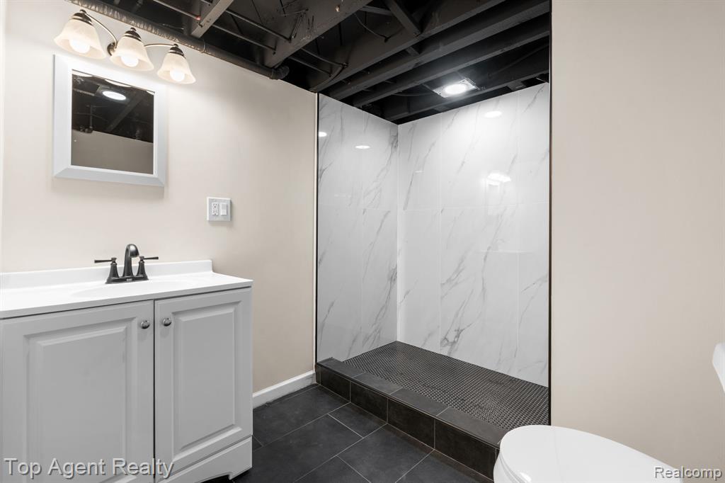 4048 Royal Avenue, Berkley, MI 48072 — Photo 27