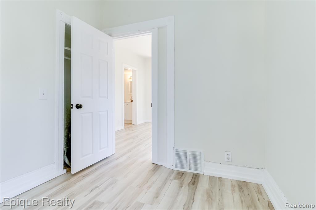 711 Stanton Street, Port Huron, MI 48060 — Photo 12