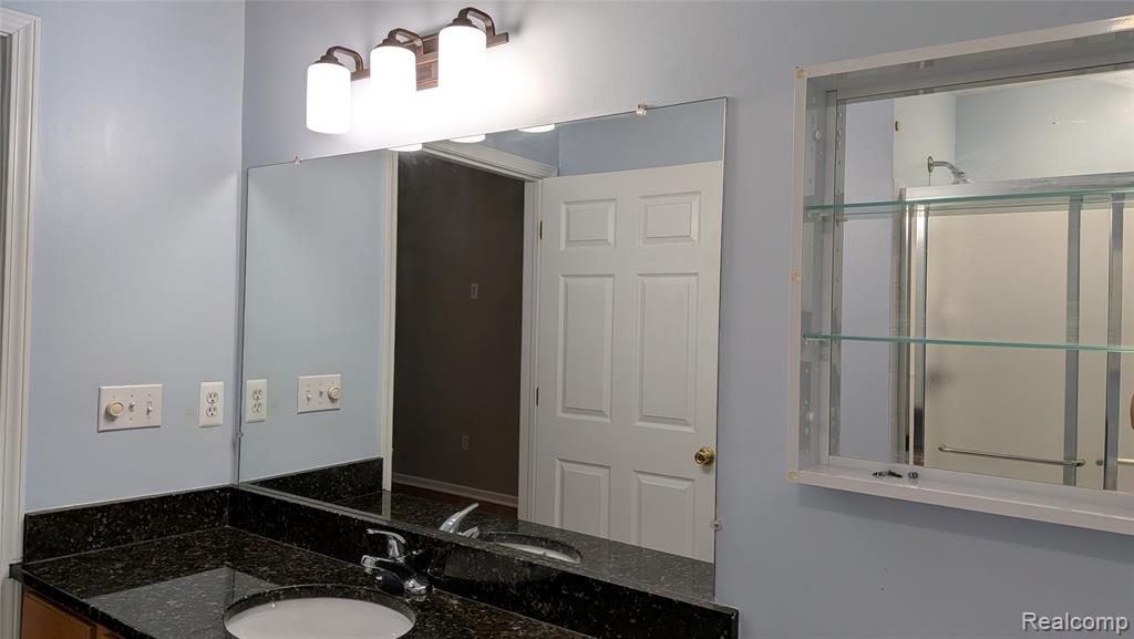 15286 CORNELL Drive, Clinton Twp, MI 48038 — Photo 27