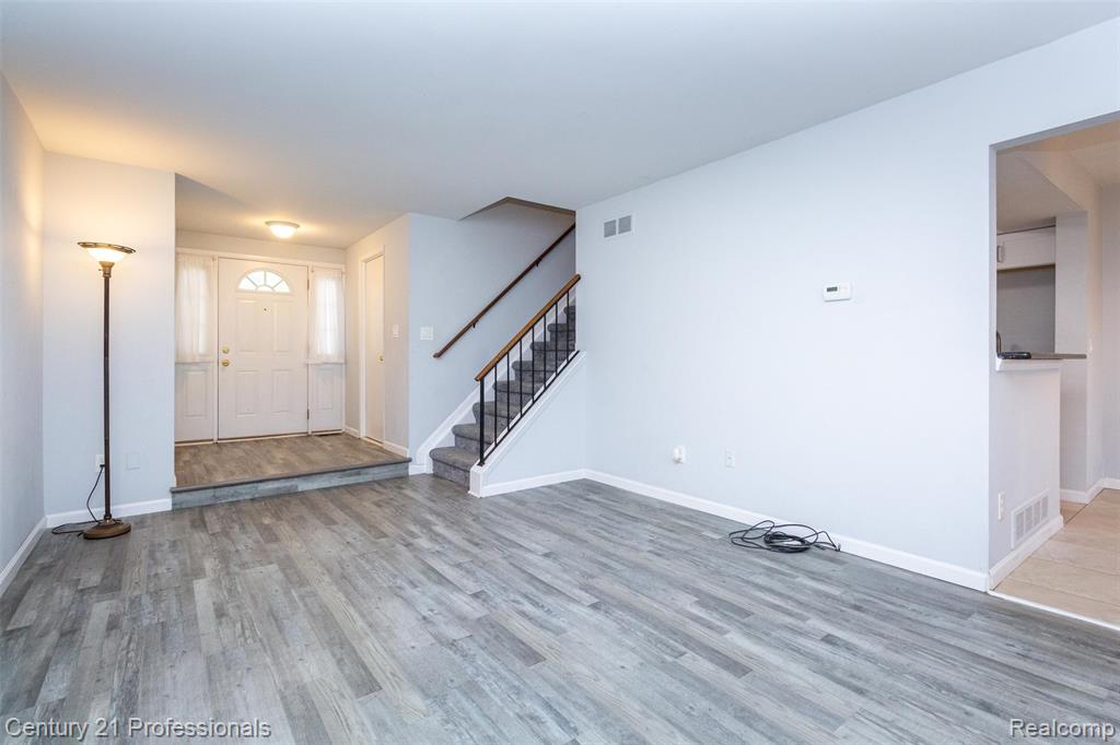 1658 Brentwood Drive, Troy, MI 48098 — Photo 7