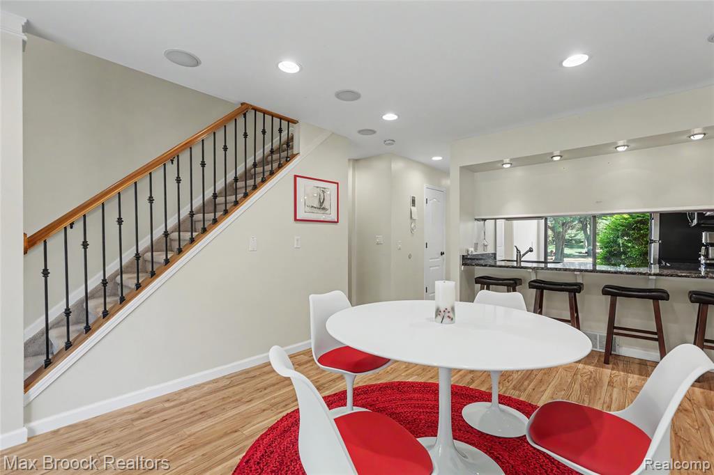 1669 Wimbledon Drive, Walled Lake, MI 48390 — Photo 14