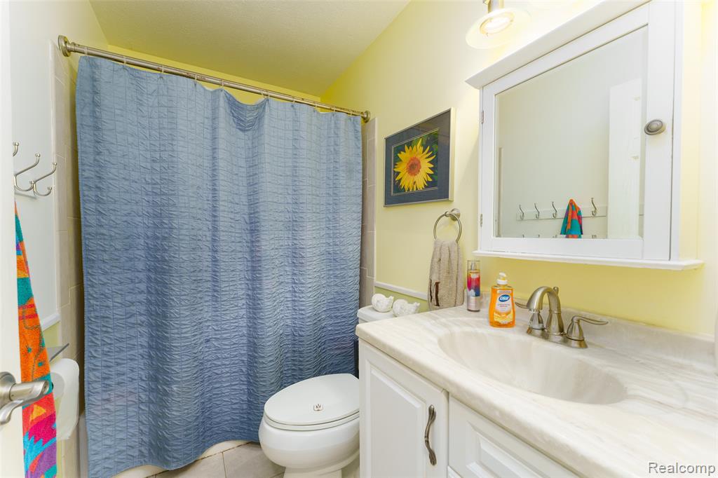 680 S 680 s hacker Road, Brighton, MI 48114 — Photo 7