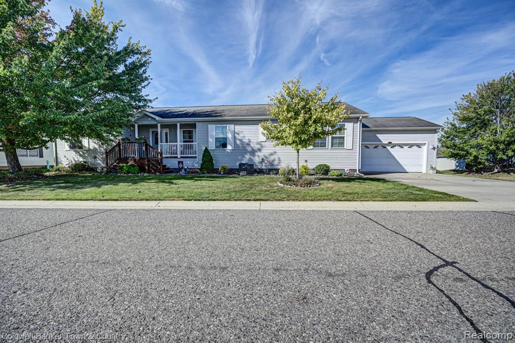 11108 Wood Run Circle, South Lyon, MI 48178 — front exterior