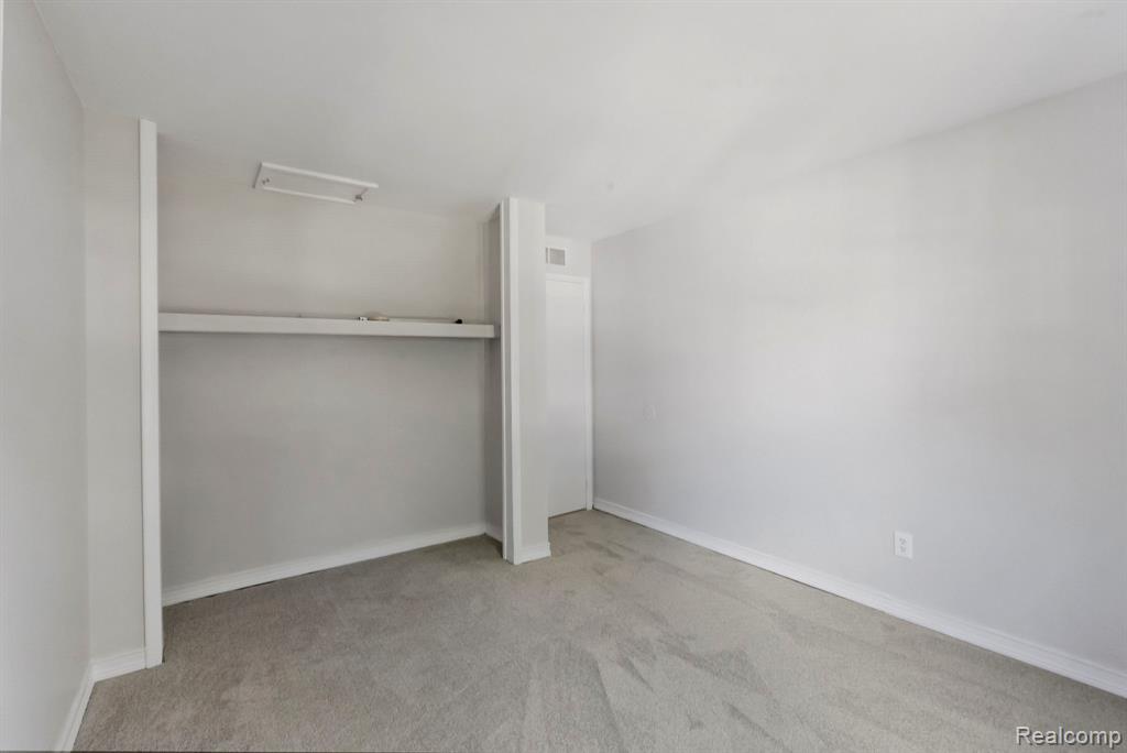 23507 N Rockledge, Novi, MI — Photo 17