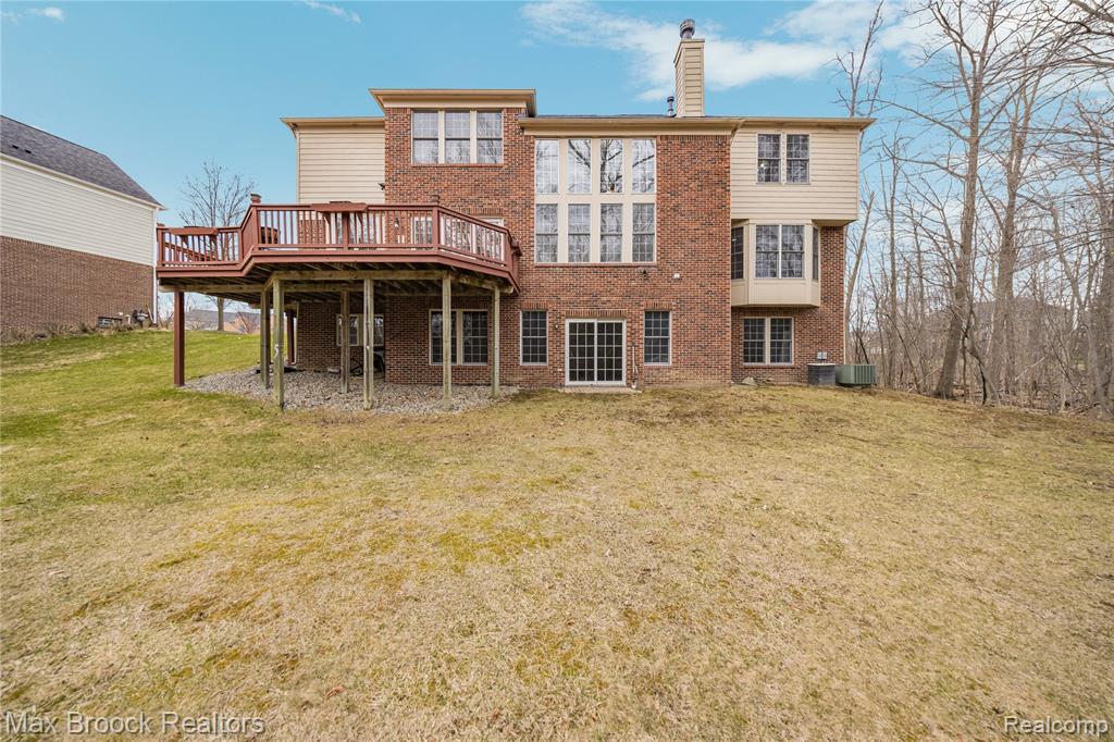 7083 Chatham Court, West Bloomfield, MI — Photo 66