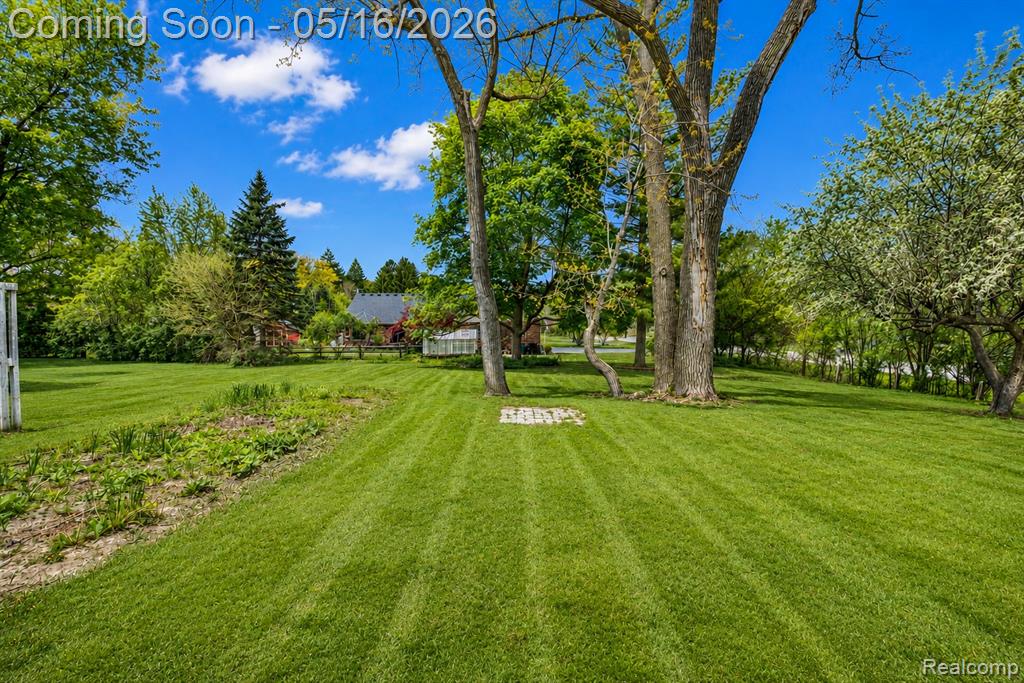 6295 Vernmoor Drive, Troy, MI 48098 — Photo 33