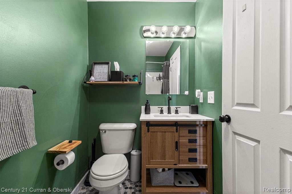 25445 Saint James, Southfield, MI 48075 — Photo 28