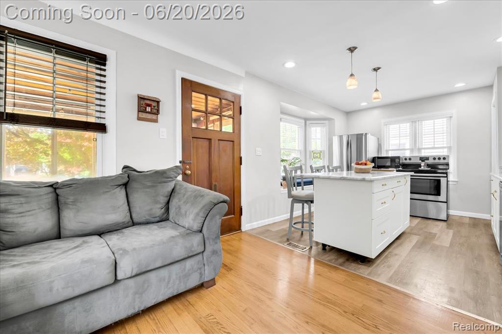 1009 Harvard Road, Berkley, MI 48072 — Photo 11