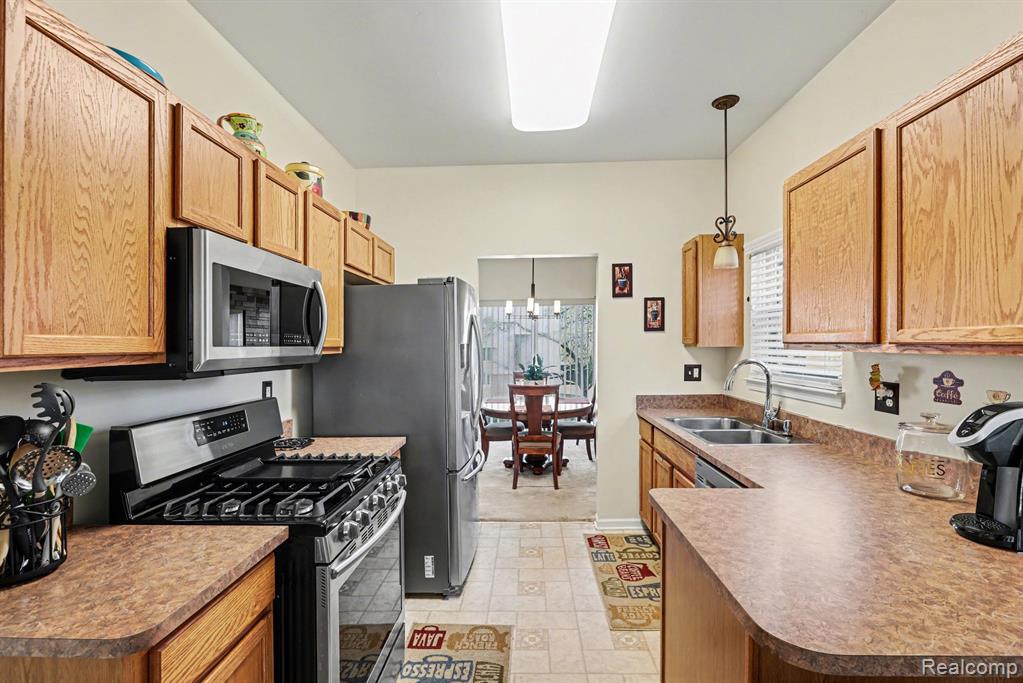 716 Palmer Drive, Pontiac, MI 48342 — Photo 10