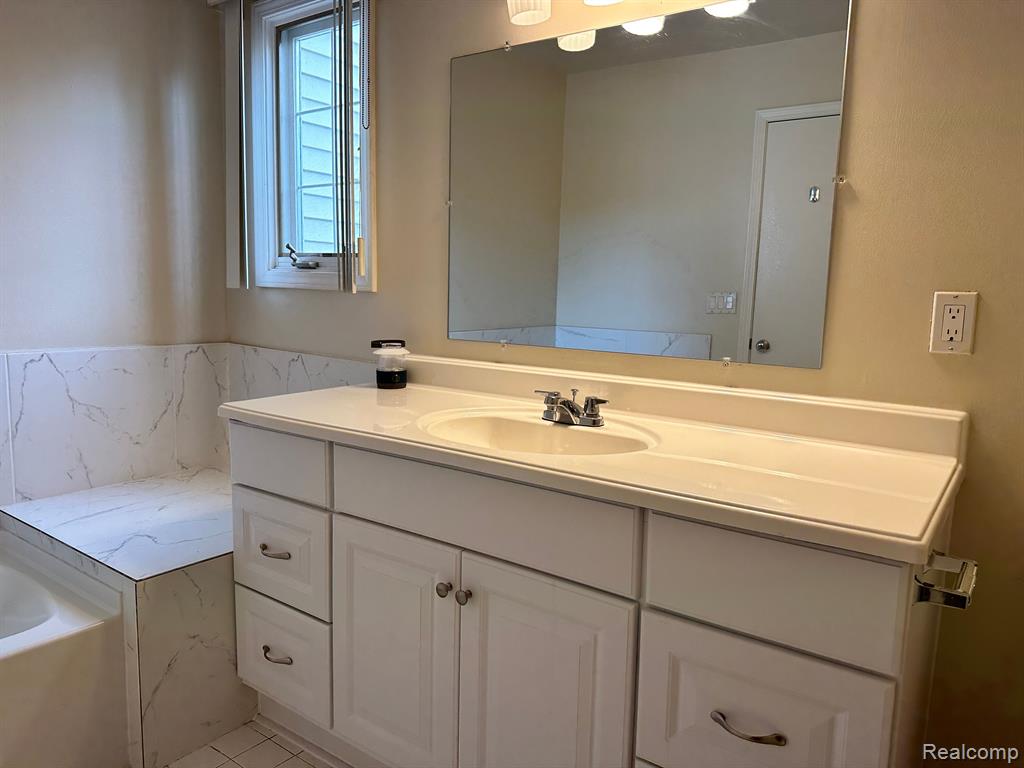 43841 ALGONQUIN Drive, Novi, MI — Photo 31