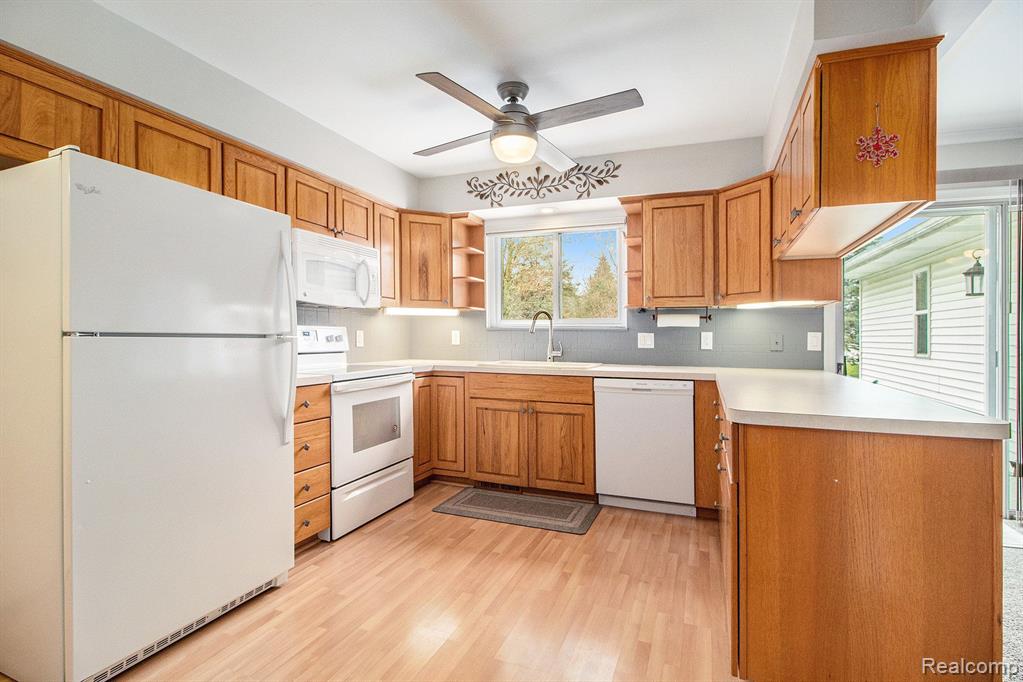 8912 MISSION Drive, Brighton, MI 48116 — Photo 4