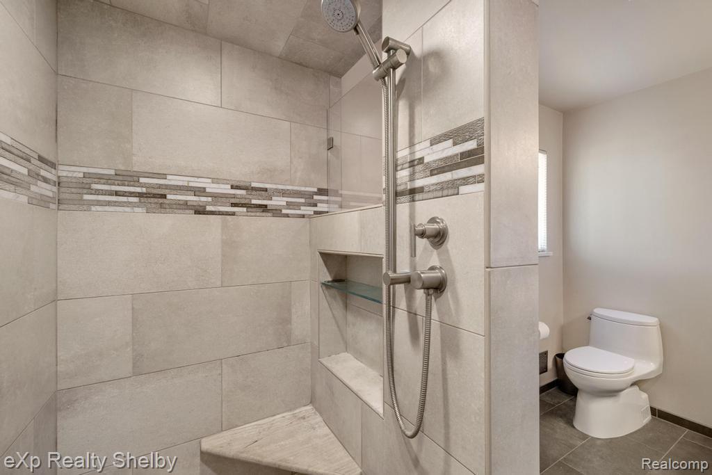 691 BARCLAY Drive, Troy, MI 48085 — Photo 36