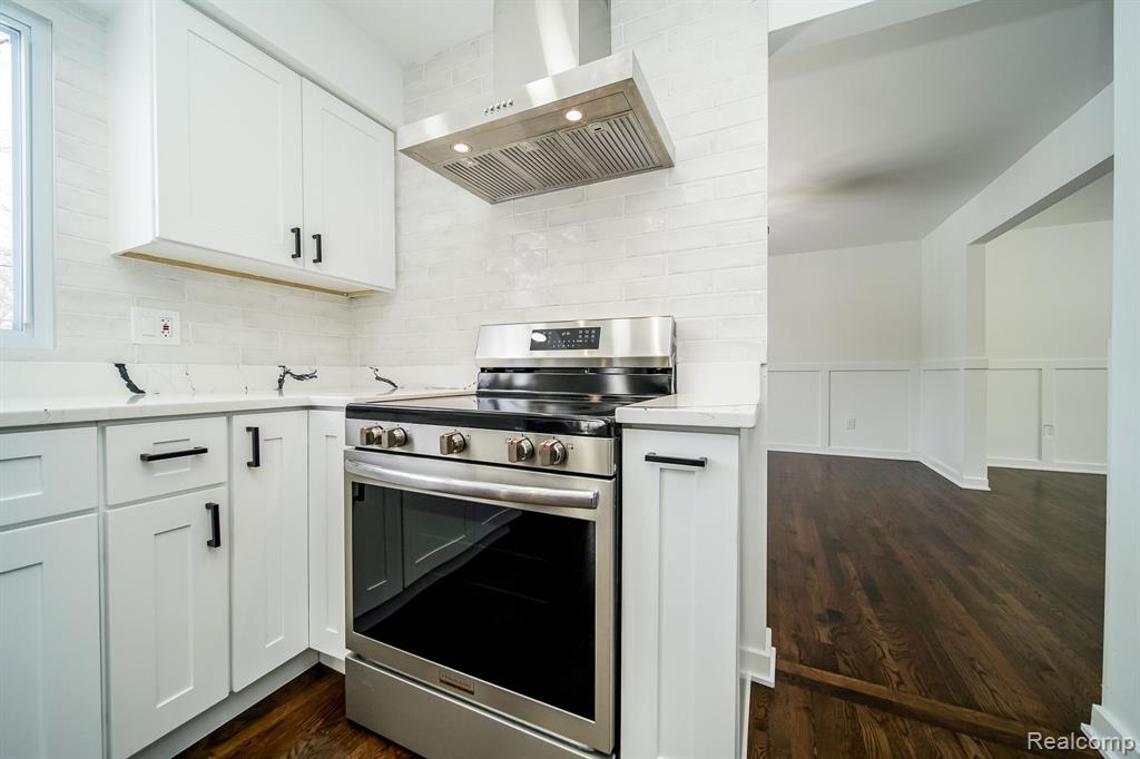7359 SAINT AUBURN Drive, Bloomfield Hills, MI 48301 — Photo 14