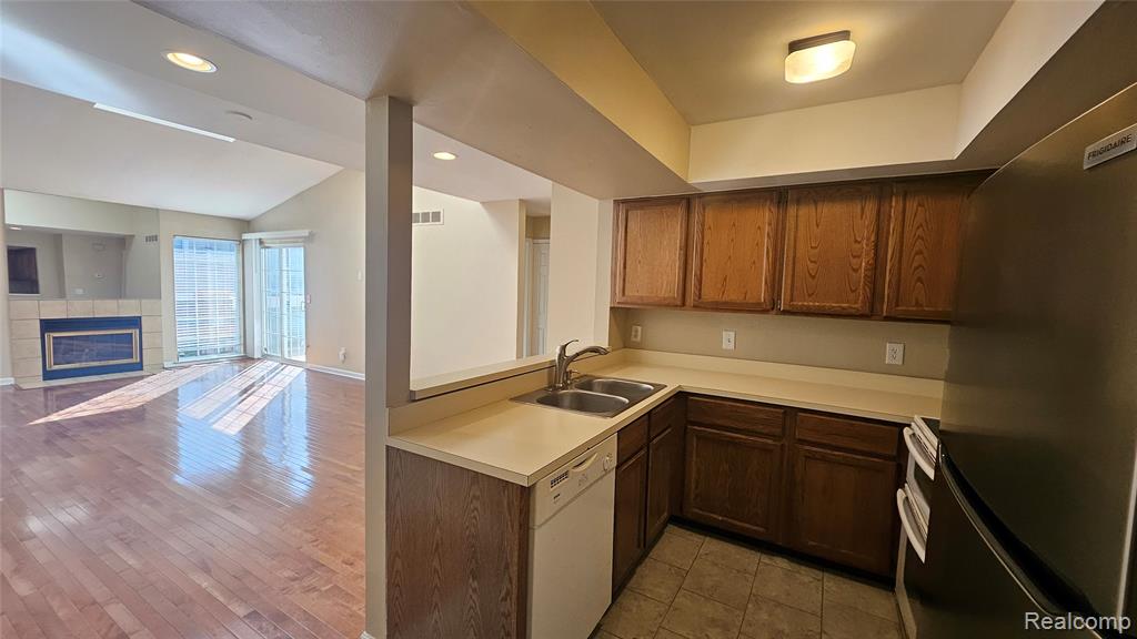 6616 Embers Court, West Bloomfield, MI — Photo 13