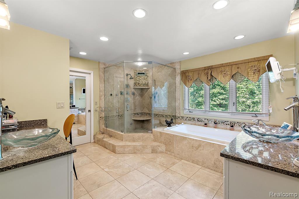 8398 ELKRUN Drive, Clarkston, MI 48348 — Photo 36