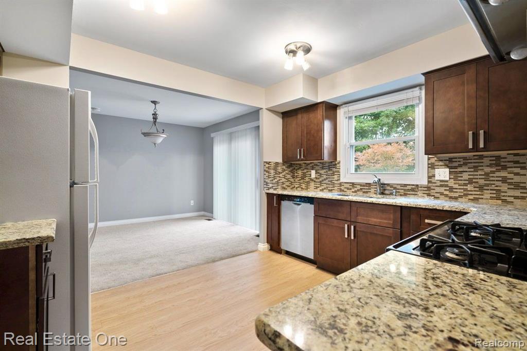 4985 BUTLER Drive, Troy, MI 48085 — Photo 11