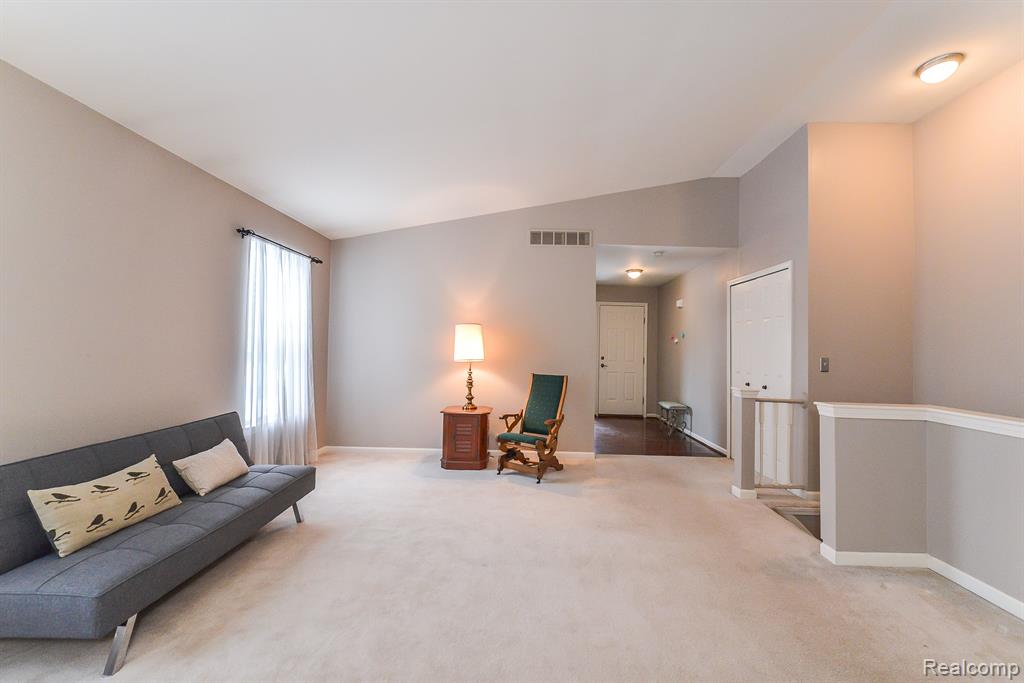 2578 SIGNATURE Circle, Pinckney, MI 48169 — Photo 11