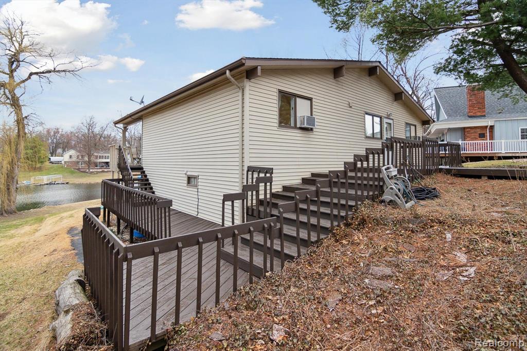 231 PINE HILL LAKE Drive, Horton, MI 49246 — Photo 3