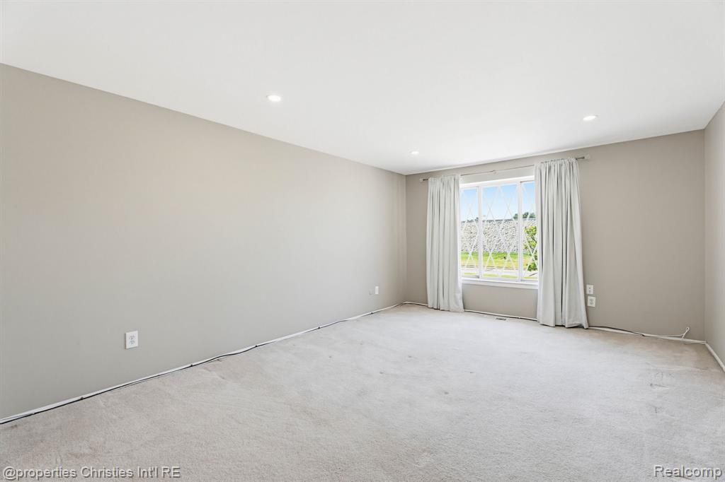8700 Common Road, Warren, MI 48093 — Photo 21