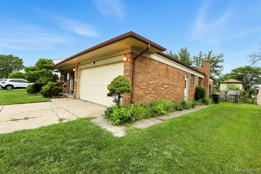 4761 Fox Hill Drive, Sterling Heights, MI 48310 — Photo 4